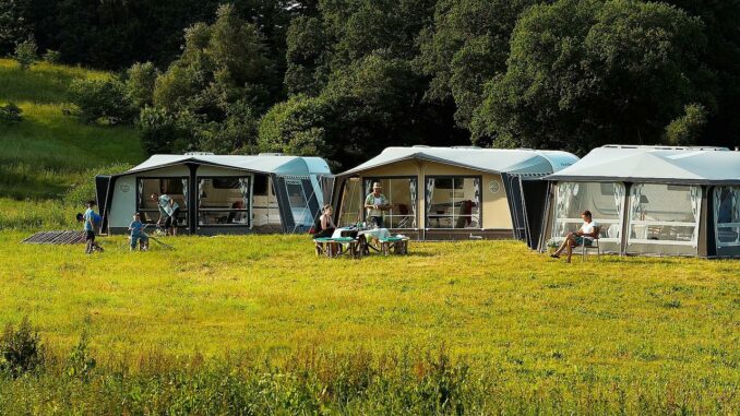 camping-987707_1280